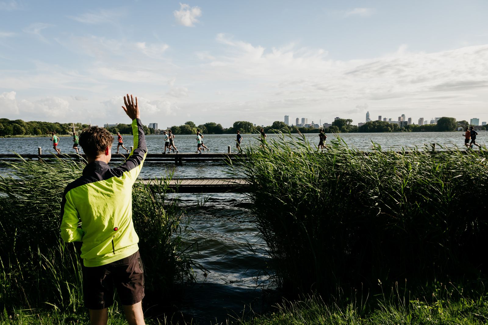 Groep hardlopers tijdens een bedrijfsclinic